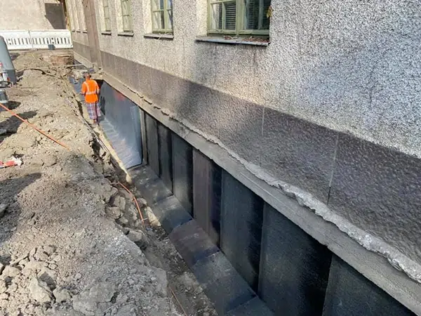 Sokkeli bitumieristys